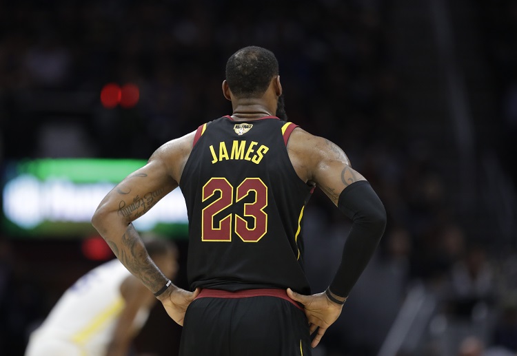 Trang web cá cược: Kobe Bryant chào mừng LeBron James tới L.A