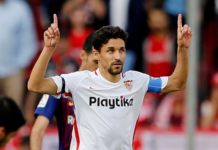 Sevilla draw first blood with a goal from Jesus Navas to lead against Barca in La Liga