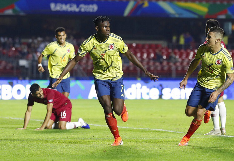 Duvan Zapata's late header enough to book Colombia a spot in the Copa America quarter-finals