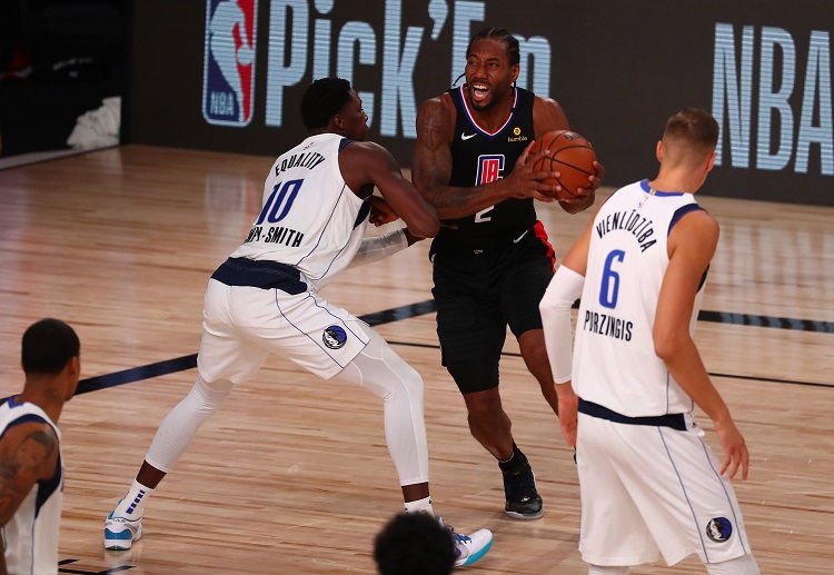 NBA 达拉斯独行侠的多利安-费尼史密斯跑位