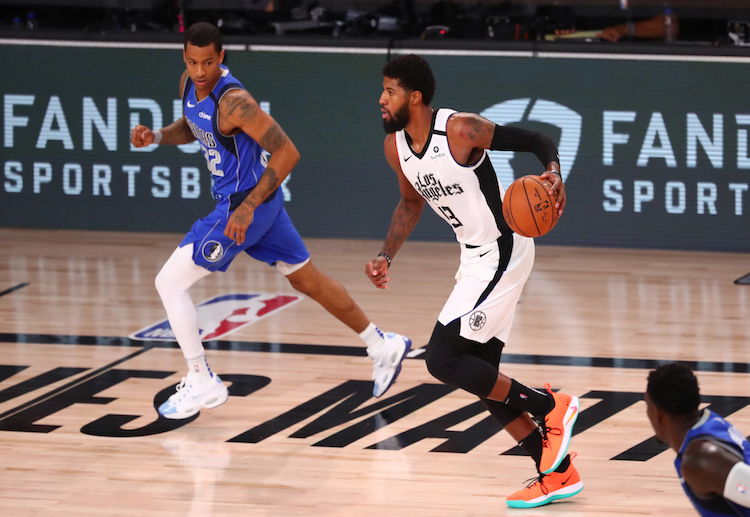 NBA 洛杉矶快船的保罗·乔治跑位