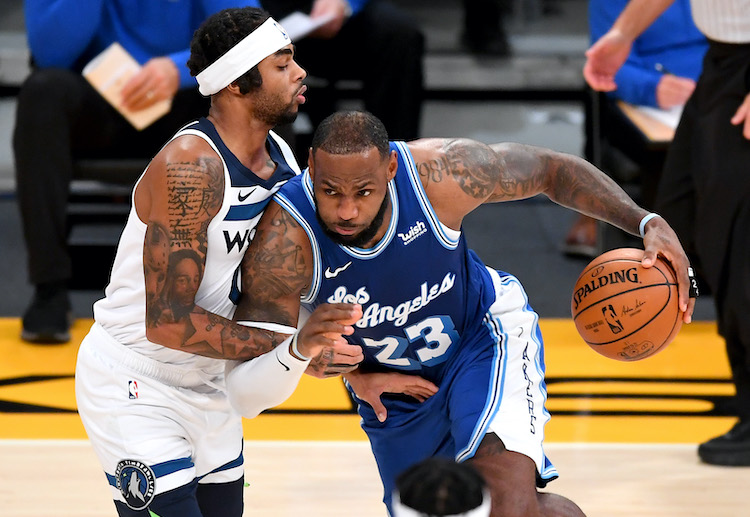NBA 湖人詹姆斯的赛场动态