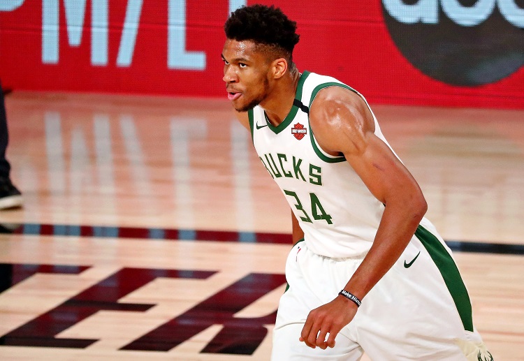 NBA密尔沃基雄鹿阿德托昆博的赛场动态
