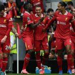 Premier League: Liverpool tạm vươn lên ngôi đầu