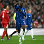 Pertandingan Premier League 2024/2025 antara Liverpool dan Chelsea berakhir dengan skor 2-1.