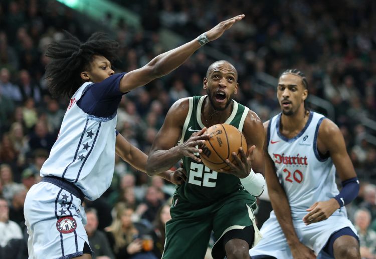 NBA: Middleton mới trở lại sau chấn thương