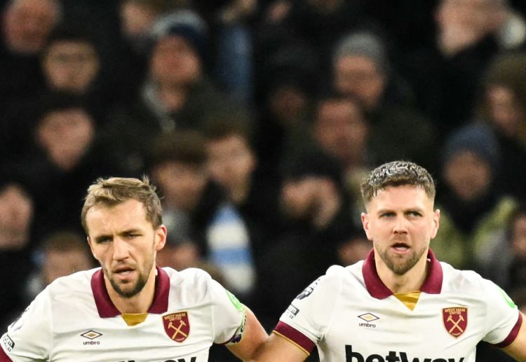 West Ham đã thay 2 HLV ở Premier League mùa này