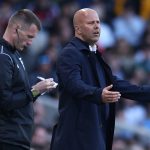 ဆာလာ ကတော့ လာမယ့် ဇွန်လမှာ ၃၃ နှစ်ပြည့်မှာ ဖြစ်ပြီး ၂၀၁၇ ခုနှစ် နွေရာသီမှာ ရိုးမား ကနေ ပရီးမီးယားလိဂ် ကလပ်ကို အဲ့ဒီအချိန်က ကလပ် စံချိန်တင် ပြောင်းရွှေ့ကြေး ပေါင် ၄၃ သန်းနဲ့ ရောက်ရှိလာသူ ဖြစ်ပါတယ်။