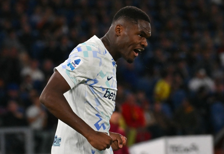 意甲联赛 罗马新帅加斯佩里尼迅速打造稳固防线,球队前六轮创下个人执教最佳成绩。安热-约安·博尼近期表现抢眼,近三场贡献五次进球参与,状态正佳。