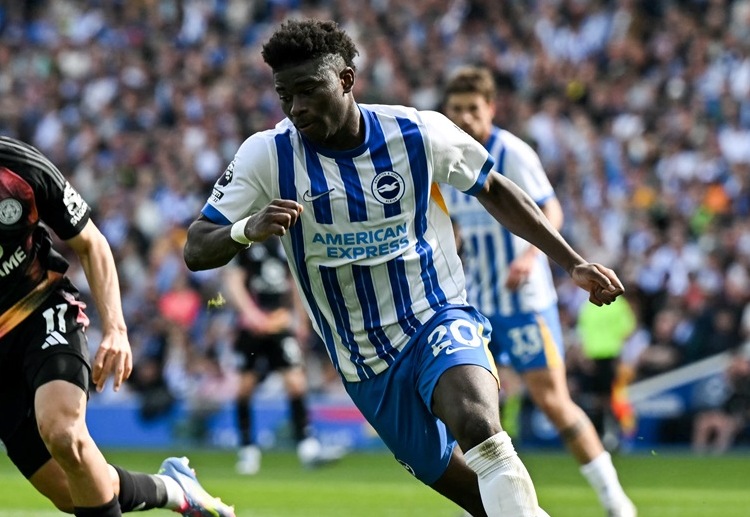 ဒါပေမယ့်လည်း ဘယ်လီဘာ့က ပရီးမီးယားလိဂ်နဲ့ မြန်မြန်ဆန်ဆန် အံဝင်ခဲ့ပြီးတော့ ထိပ်တန်း အဆင့် ခြေစွမ်းပြနေတာကြောင့် ဥရောပ ထိပ်တန်း ကလပ် များစွာရဲ့ စိတ်ဝင်စားခြင်း ခံနေရပါတယ်။