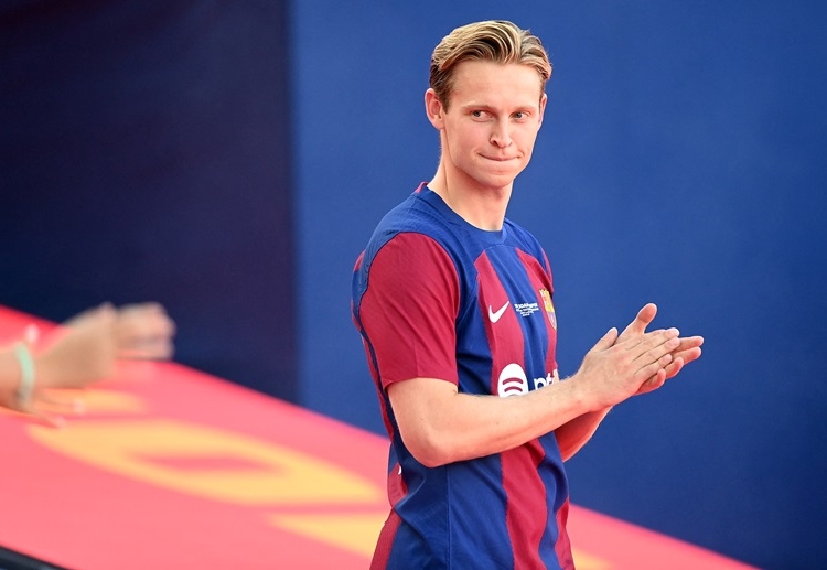 သူဟာ လာလီဂါ ကလပ် အတွက် အမာခံ ကစားသမား တစ်ဦး အဖြစ် ရပ်တည်နိုင်ခဲ့ပေမယ့် အပြောင်းအရွှေ့ သတင်းတွေ ကတော့ မကြာခဏ ထွက်ပေါ်လေ့ ရှိသူပါ။