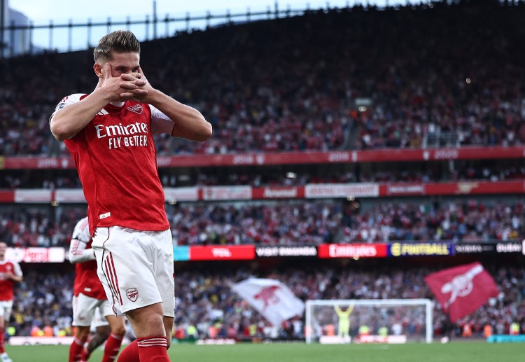 အသက် ၂၇ နှစ် အရွယ် ယိုကီးရက်စ်ဟာ ပရီးမီးယားလိဂ် ထိပ်သီး အာဆင်နယ်နဲ့ ၅ နှစ် စာချုပ် ချုပ်ဆိုခဲ့သူ ဖြစ်ပါတယ်။