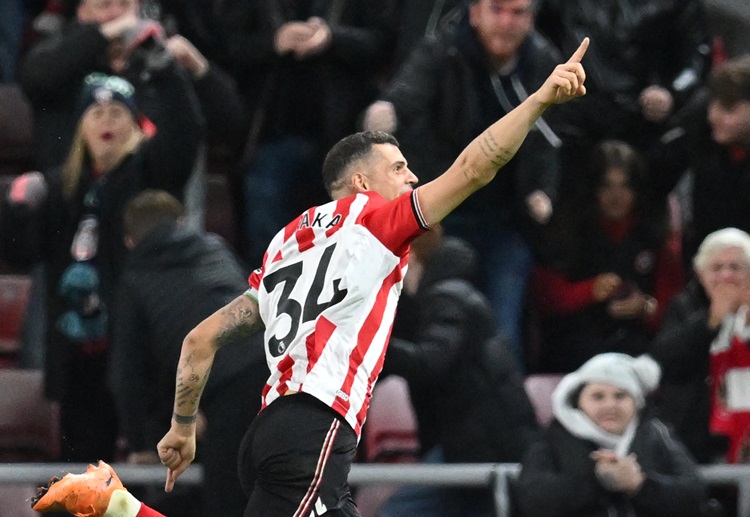 英超联赛 桑德兰的扎卡远射破门，帮助球队追平比分至1比1