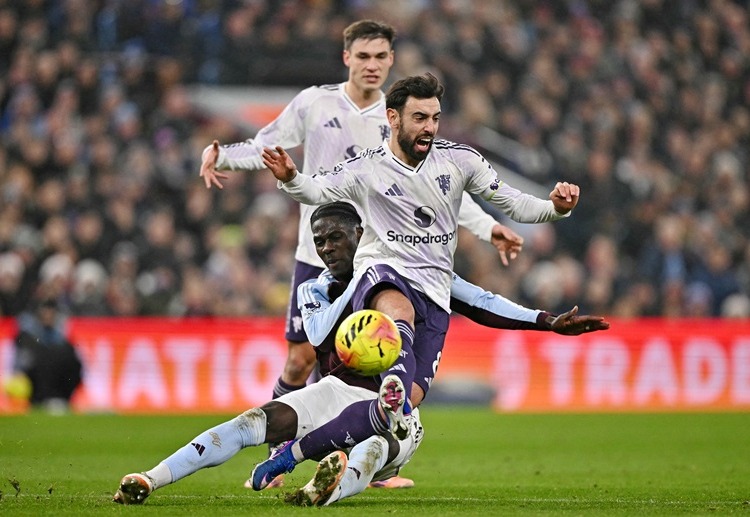 英超联赛 曼联队长布鲁诺·费尔南德斯疑似遭遇腿筋伤情，下半场未能继续出战。