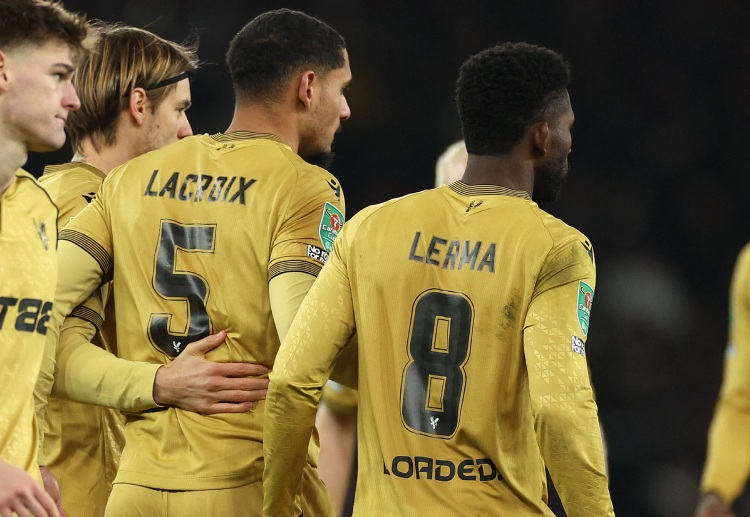 英联杯 拉克鲁瓦当晚运气不佳,既打入乌龙球,又成为点球大战中唯一失手的球员。