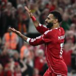 မိုဆာလာဟာ ပြီးခဲ့တဲ့ ပရီးမီးယားလိဂ် ၃ ပွဲဆက် အရန်ခုံထိုင်ခဲ့ရပြီးနောက် နည်းပြ ဖြစ်သူ အာနေး ဆလော့တ်နဲ့ ကလပ် အသင်းကို ပွင့်ပွင့်လင်းလင်း ဝေဖန်ပြောဆိုခဲ့တာ ဖြစ်ပါတယ်။