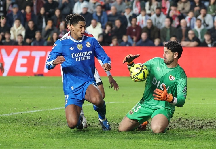 ဒါ့အပြင် ပရီးမီးယားလိဂ် ကလပ်ဟာ ဘယ်လင်ဟမ်ရဲ့ လက်ရှိ လုပ်ခလစာကို နှစ်ဆတိုးပေးမယ် လို့တောင် ကတိပေးထားကြောင်း သိရပါတယ်။