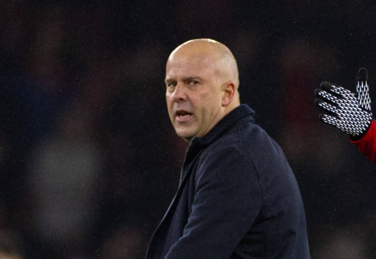 Arne Slot đang ở trong tình trạng báo động đỏ tại Premier League