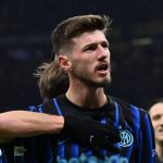 ဒါ့အပြင် ချန်ပီယံလိဂ်မှာ ဂျေဇုစ်ထက် ပွဲအရေအတွက် အနည်းဆုံးနဲ့ ၂၅ ဂိုး သွင်းခဲ့တဲ့ ဘရာဇီးလ် ကစားသမားတွေ ဆိုလို့ နေမာ (၄၄ ပွဲ)နဲ့ ဂျာဒဲလ် (၄၅ ပွဲ) တို့သာ ရှိတော့တာ ဖြစ်ပါတယ်။