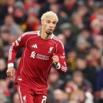 လစ်ဗာပူးလ်ဟာ ချန်ပီယံလိဂ် အုပ်စု အဆင့် ခြေစွမ်းပြနိုင်ခဲ့ပေမယ့် ၂၀၂၆ ခုနှစ်ထဲ ဝင်ရောက်လာပြီး နောက်ပိုင်း ပရီးမီးယားလိဂ် မှာတော့ ရုန်းကန်နေရပြီး ကစားခဲ့တဲ့ ၅ ပွဲစလုံး အနိုင် မရသေးပါဘူး (၄ ပွဲသရေ၊ ၁ ပွဲရှုံး) ။