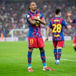 ဘရာဇီးလ် ဘောလုံး အနုပညာရှင်တွေရဲ့ နူးညံ့ ပျော့ပျောင်းတဲ့ အလှအပတွေ ကနေ အင်္ဂလိပ် တောင်ပံ ကစားသမားတွေရဲ့ တည့်တိုးတတ်တဲ့ ပုံစံတွေ အထိ အမျိုးမျိုး ရှိခဲ့ပါတယ်။