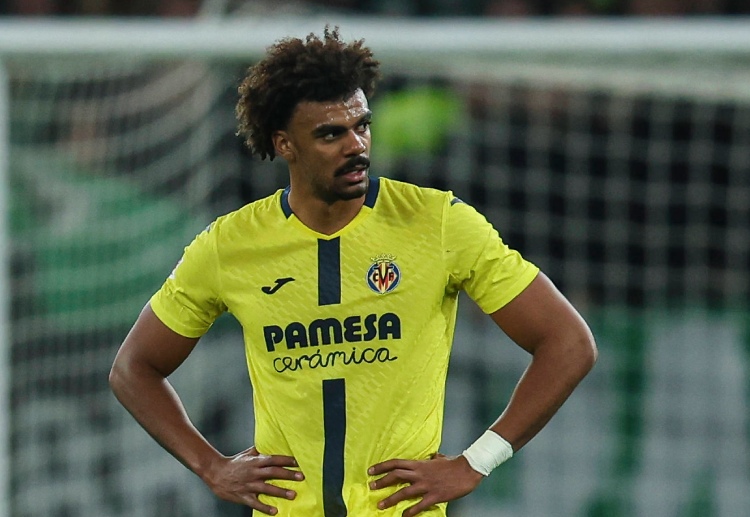 西甲联赛 雷纳托-韦加打入一球,但因越位犯规被判进球无效,未能为比利亚雷亚尔争取一点反击机会