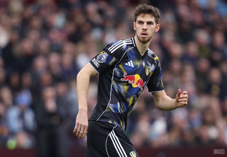 英超联赛 施塔赫主罚任意球直接破门，帮助利兹联1比0取得领先。