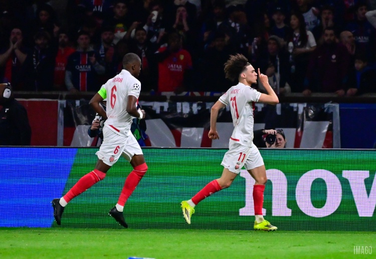 欧冠联赛 马格内斯·阿克利乌什在上半场临近结束时攻入关键一球，帮助摩纳哥将两回合总比分追至3比3平。