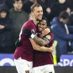 英超联赛 绍切克门前抢点成功，帮助西汉姆联率先打破僵局