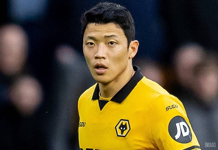 英超联赛 狼队布埃诺轰出世界波，将比分扳回一城。