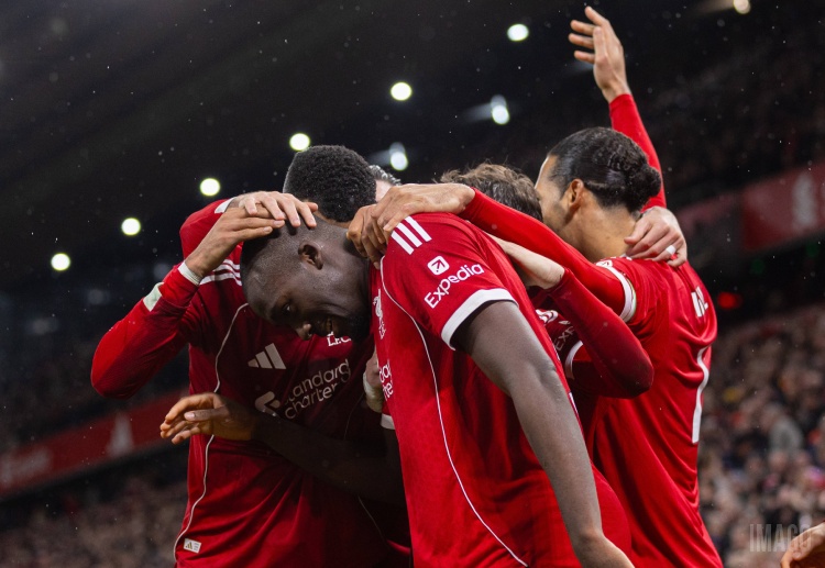 ပရီးမီးယားလိဂ် သမိုင်းမှာ မိနစ် ၉၀ နောက်ပိုင်း သွင်းဂိုးတွေကြောင့် တစ်ရာသီ အတွင်း ၅ ပွဲ အထိ ရှုံးနိမ့်ခဲ့တဲ့ အသင်း ဆိုလို လစ်ဗာပူးလ်ပဲ ရှိပါသေးတယ်။