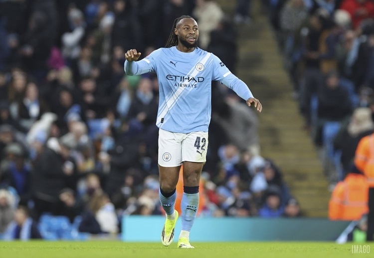 မန်စီးတီး အတွက် ကတော့ ပရီးမီးယားလိဂ် ချန်ပီယံဆု အတွက် အဓိက ပြိုင်ဘက် ဖြစ်တဲ့ အာဆင်နယ်တို့ ချဲလ်ဆီးနဲ့ တွေ့ဆုံနေချိန်မှာ အခွင့်ကောင်းယူနိုင်ခဲ့တာလည်း ဖြစ်ပါတယ်။