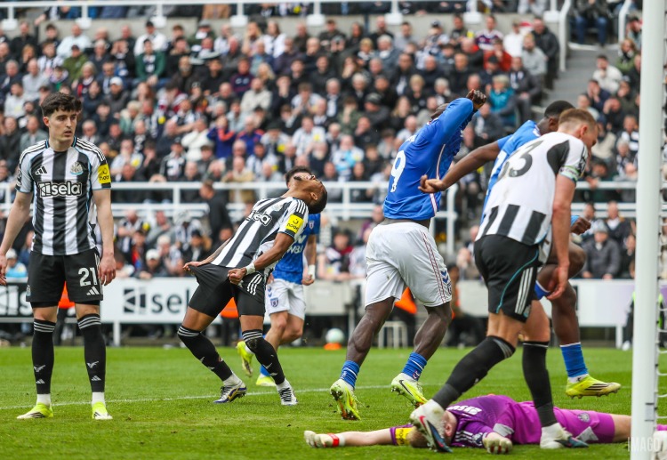 ဆန်းဒါးလန်းဟာ နိုင်ငံတကာ ရက်သတ္တပတ်တွေ အပြီး ပြန်လည် ကစားမယ့် ပရီးမီးယားလိဂ် ပွဲစဉ် ၃၂ မှာ ဖိအားတွေအောက် ရောက်နေတဲ့ စပါးနဲ့ အိမ်ကွင်း ပွဲစဉ် ကစားရမှာ ဖြစ်ပါတယ်။