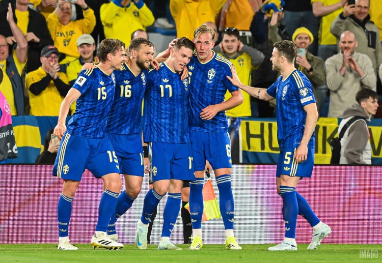 ဘိုလီးဗီးယားဟာ ၁၉၉၄ နောက်ပိုင်း ကမ္ဘာ့ဖလား ပြန်တက်ဖို့ မျှော်လင့်နေသလို၊ အီရတ် ကလည်း ၁၉၈၆ နောက်ပိုင်း ပထမဆုံးအကြိမ်အဖြစ် ခြေစစ်ပွဲ အောင်ဖို့ ရုန်းကန်နေရတာပါ။