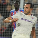 欧会杯 水晶宫主场3比0大胜佛罗伦萨，球员们赛后激情庆祝胜利。