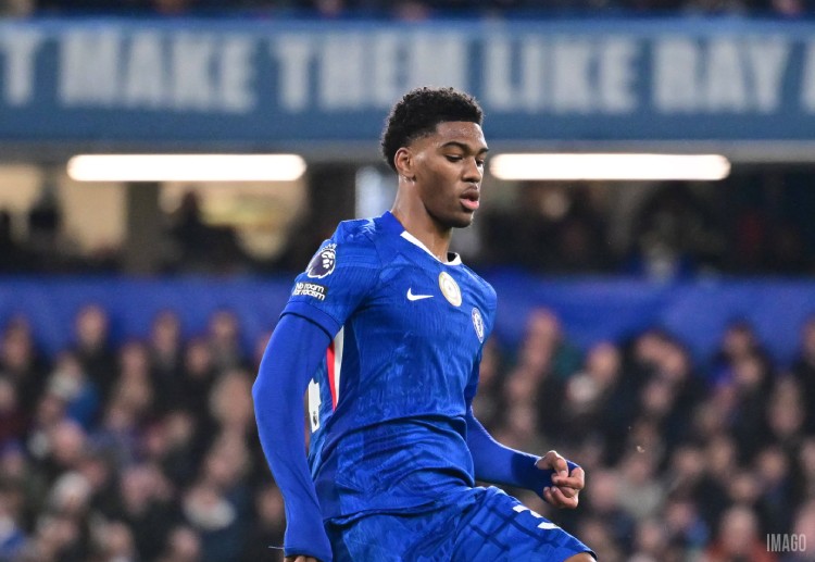 ချဲလ်ဆီး နောက်ခံလူ ဂျော့ရှ် အာချင်မ်ပေါင်ကို ခေါ်ယူဖို့ အတွက် ဘွန်ဒက်စ်လီဂါ ကလပ် ဘေယန်မြူးနစ်က စိတ်ဝင်စားနေပါတယ်။