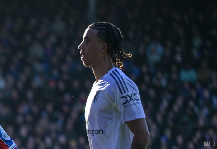 ဒါကြောင့် ပရီးမီးယားလိဂ် ထိပ်သီးတို့ ရာသီကုန်မှာ ဘယ်လိုမျိုး အပြောင်းအလဲတွေ ပြုလုပ်သွားမလဲ ဆိုတာ စောင့်ကြည့်ရမှာ ဖြစ်ကြောင်း ပြောကြားရင်း…။